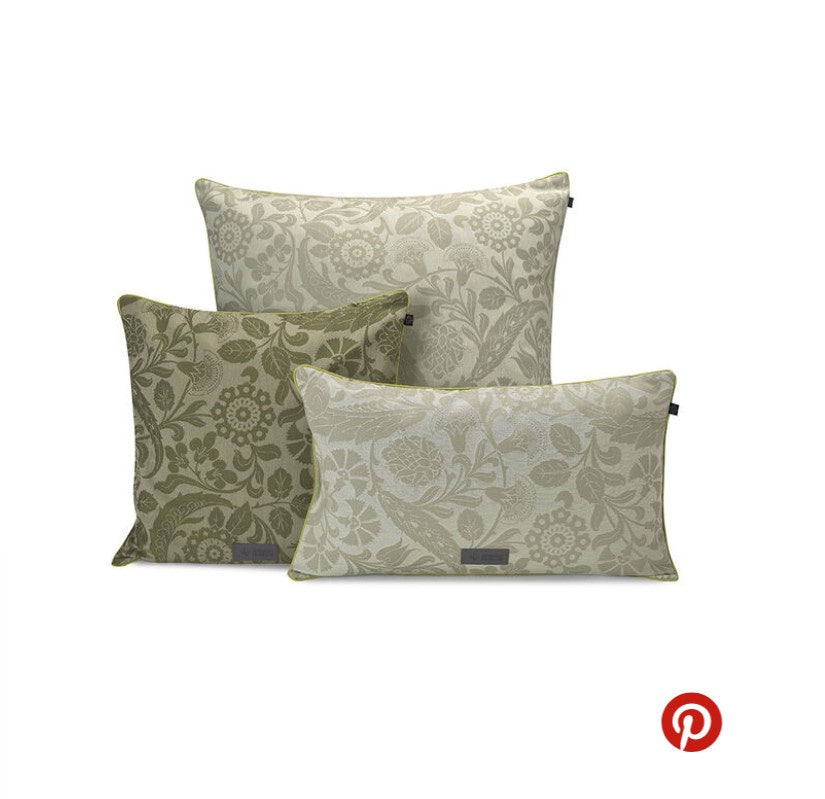Voyage Iconique Cushion