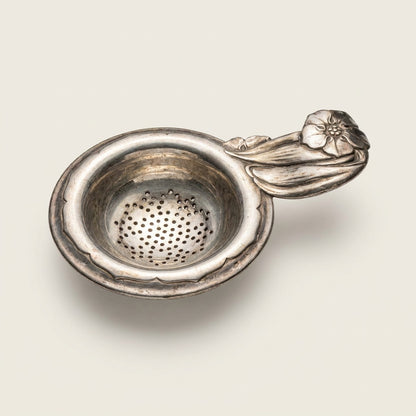 Deco Silver Tea Strainer