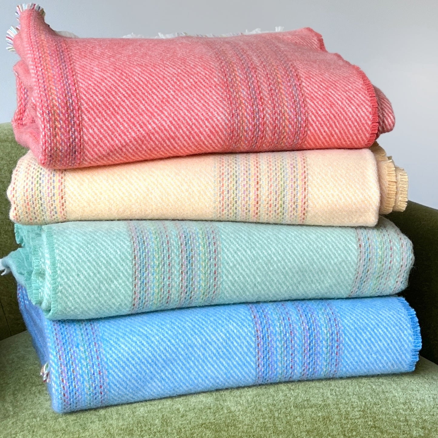 Agnello Lambswool Throw