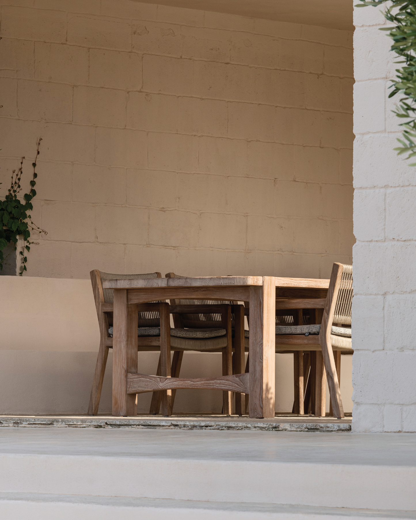 Jacoba Teak Dining Tables