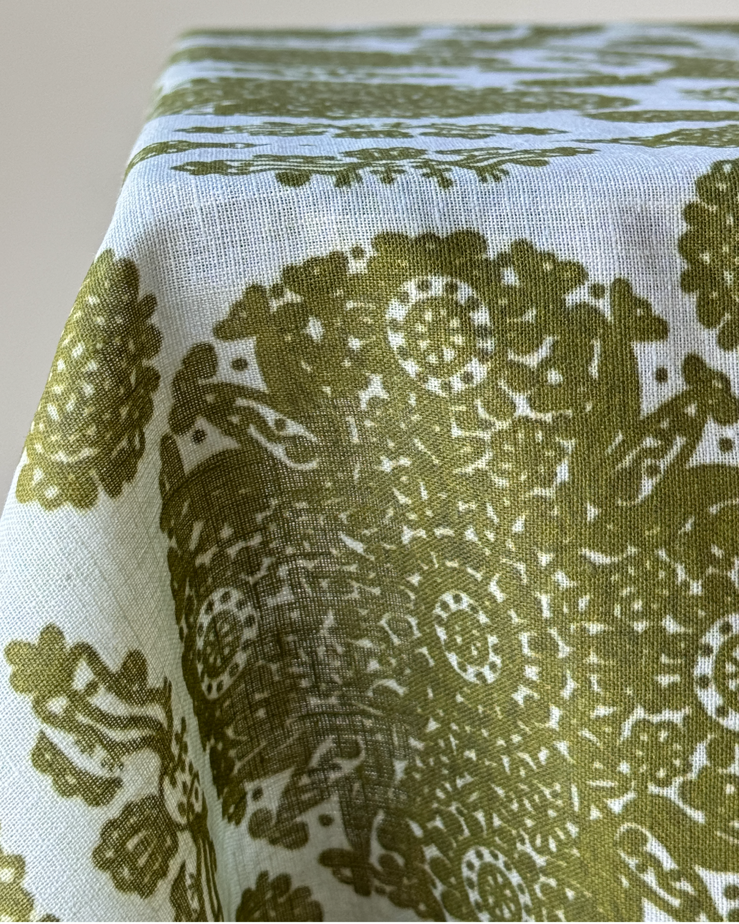 Verdant Ivy Table Linen Collection