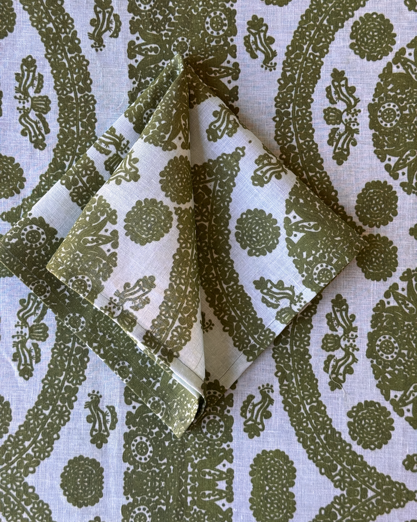 Verdant Ivy Table Linen Collection