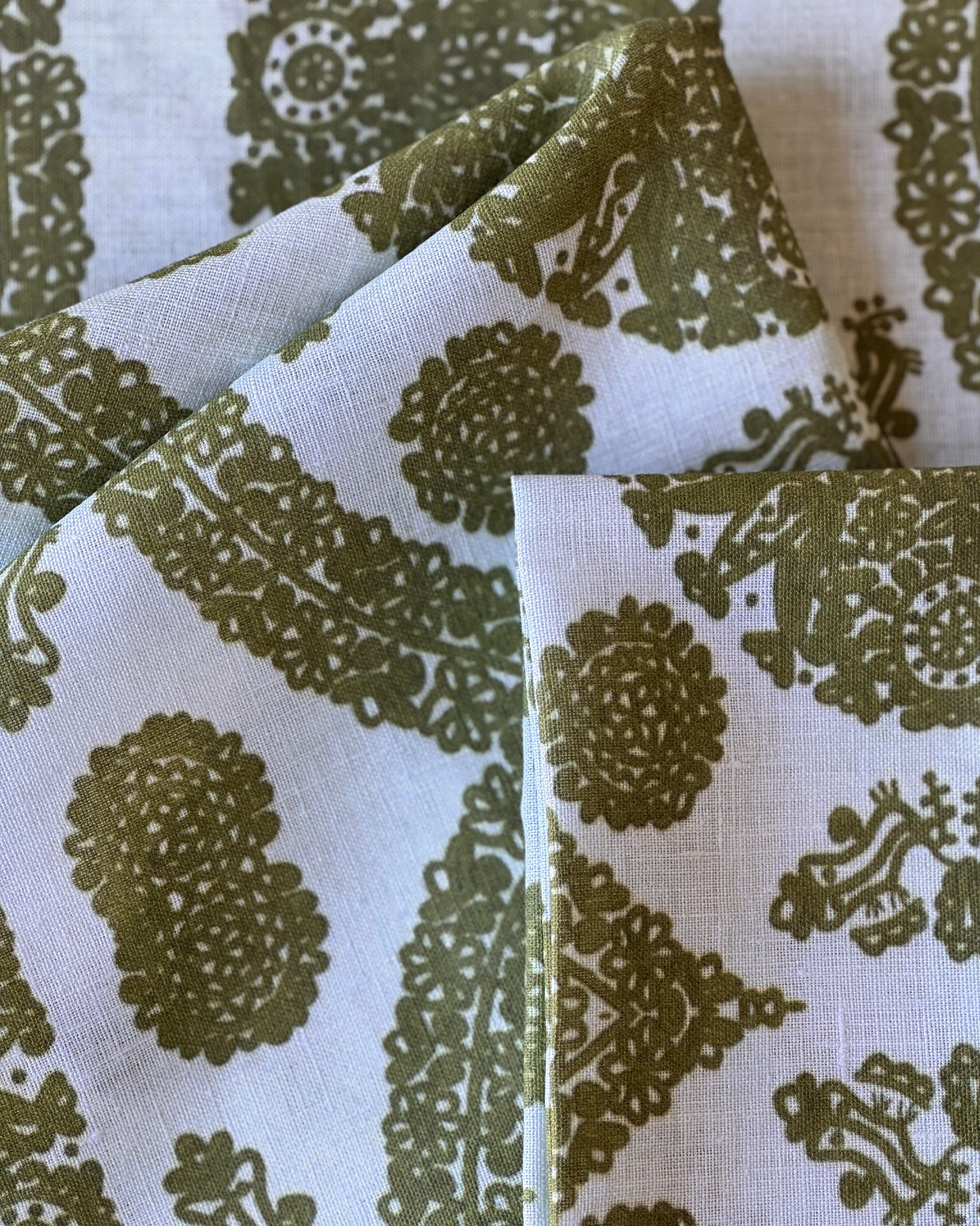 Verdant Ivy Table Linen Collection