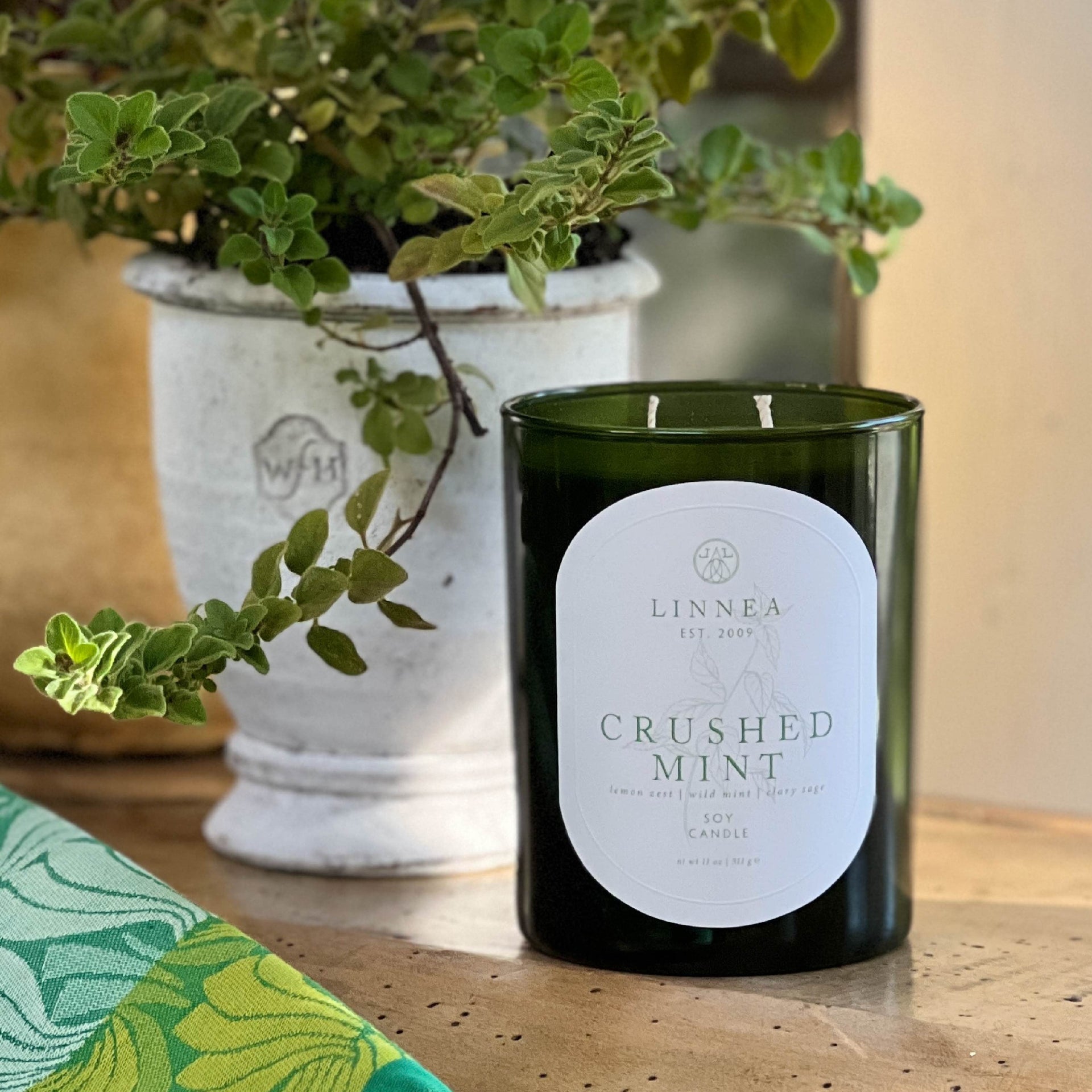 https://elizabethstuart.com/cdn/shop/files/ES__Freshly-Picked_Candle_TeaTowelGiftSet-01.jpg?v=1696266356&width=1920