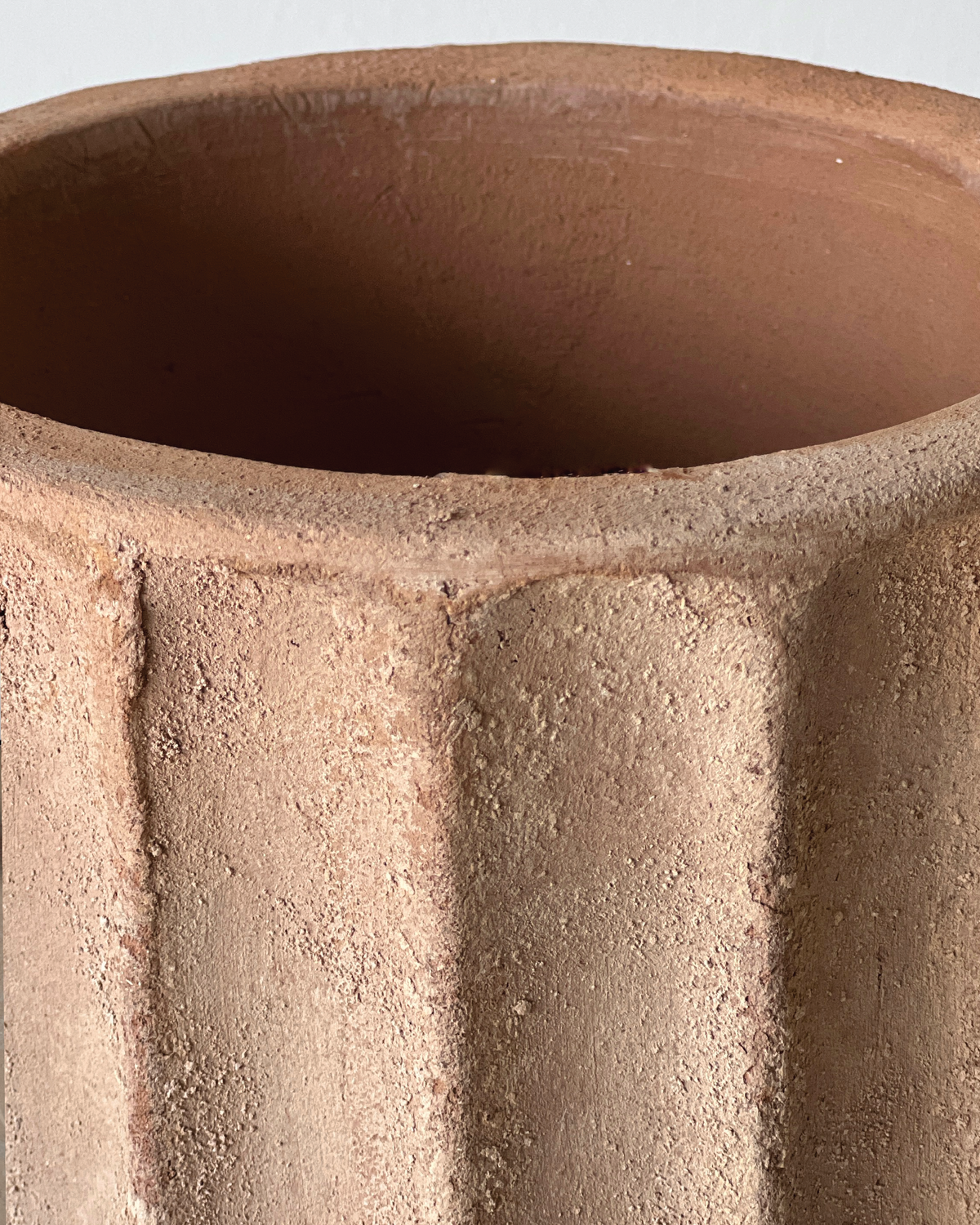 Short Pilar Planter Collection detail